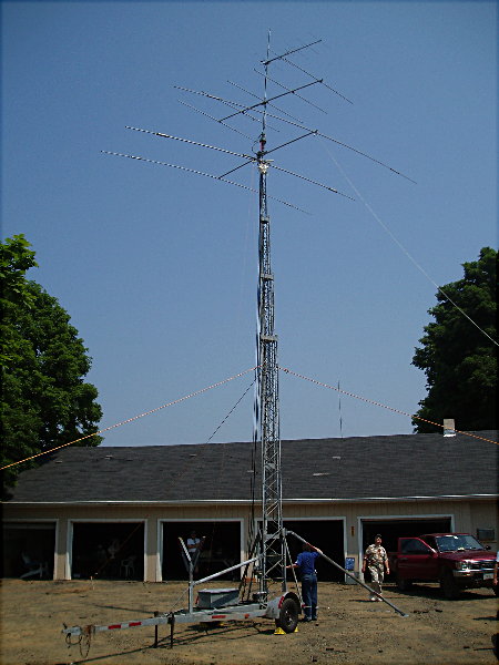 The 20M, 6M, 2M and 432 MHz Mobile Antenna System. Photograph by Norm Styer - AI2C of Clarkes Gap, VA.