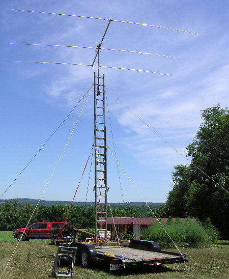Have trailer will travel - the mobile 30-foot high 15M yagi antenna provided by Norm Styer - AI2C. Photograph by Denny Boehler - KF4TJI of Leesburg, VA.