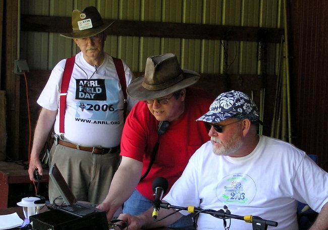 Chris - KT9N, Paul - N4PD and Dave - K4ARP on 40-Meters Fone. Photograph by Denny Boehler - KF4TJI of Leesburg, VA.