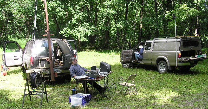 Sky Meadows monitoring, recording and tracking site by Tom Dawson - WB3AKD, Denny - KF4TJI and Carol - KF4TJJ Boehler. Photo by Denny Boehler - KF4TJI of Leesburg, VA.