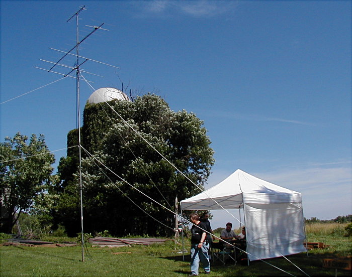 The VHF - UHF Site by Tom Carney - WB9RXJ and Allon Stern - KE4FYL. Photograph by Norm Styer - AI2C on Clarkes Gap, VA.