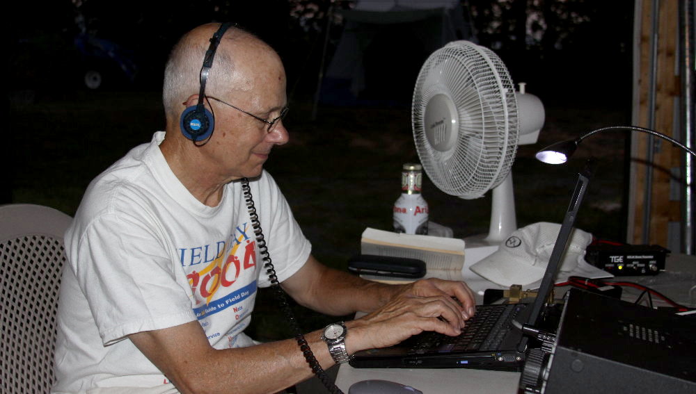 John Unger - W4AU of Hamilton, Virginia at his 40-Meter CW Station. Photograph by Norm Styer de Clarkes Gap, Virginia.