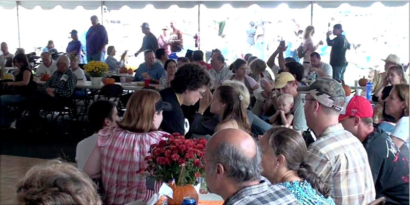 The dining crowd at the 2008 Lovettsville Oktoberfest. Photograph by John Westerman - WB5ODJ.